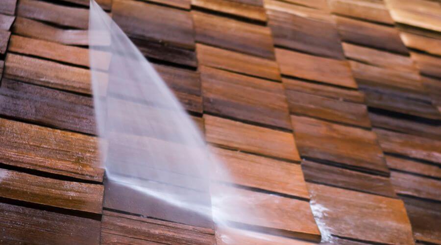 Professional gutter cleaning in Anahuac, TX
